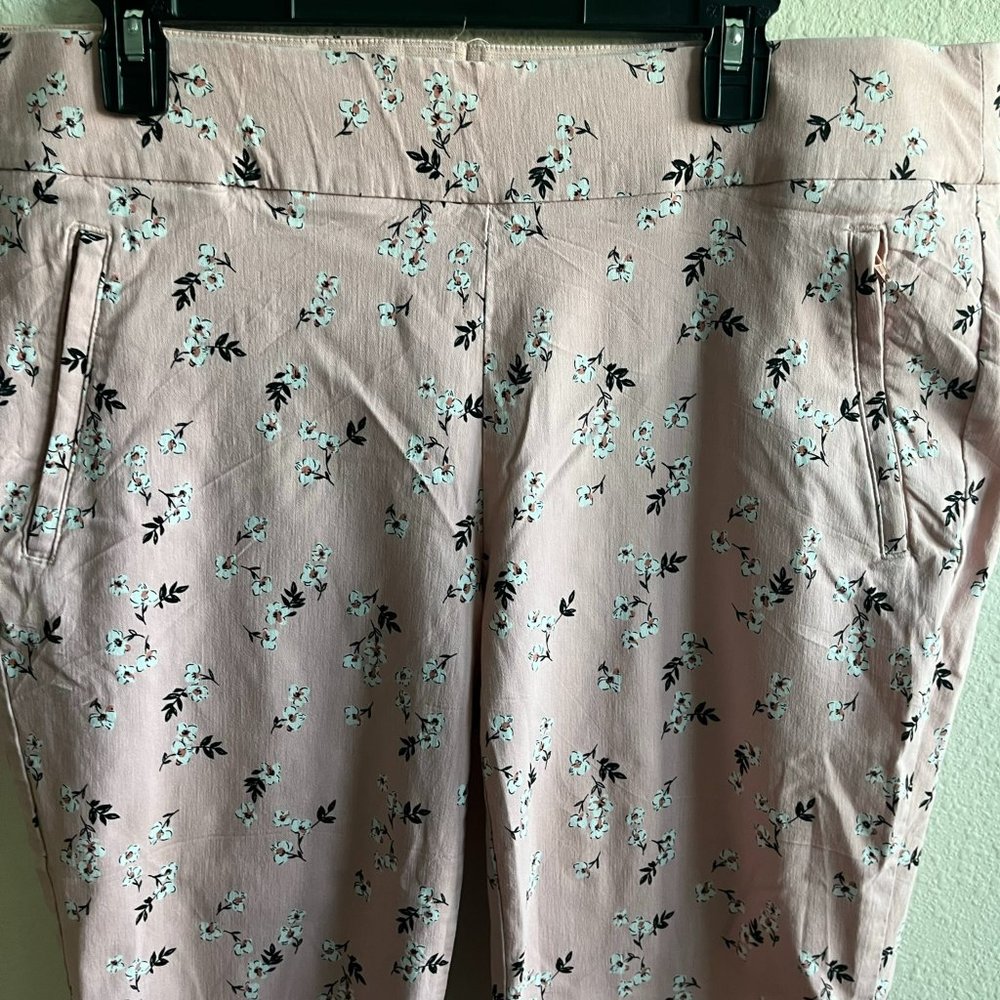 NWOT Lane Bryant The Allie Floral Print Ankle Pants Size 18 Style 1092918 - Picture 4 of 10